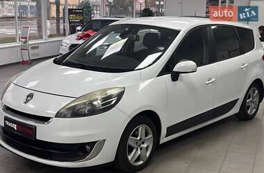 Минивэн Renault Grand Scenic 2012 в 