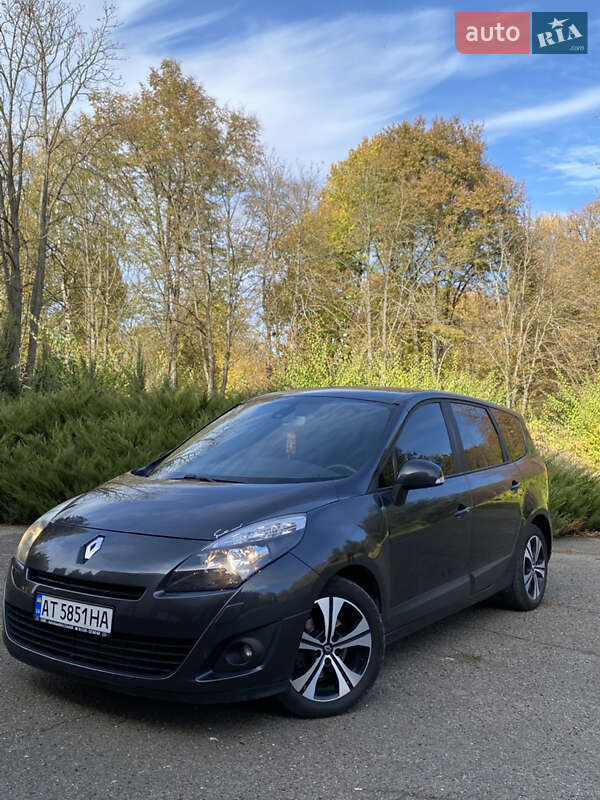 Минивэн Renault Grand Scenic 2010 в 