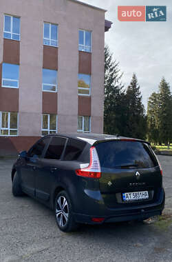 Минивэн Renault Grand Scenic 2010 в 