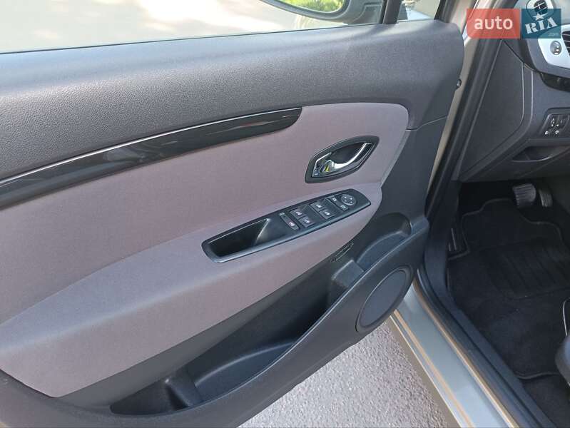 Минивэн Renault Grand Scenic 2013 в Дубно фото 24 Минивэн Renault Grand Scenic 2013 в Дубно