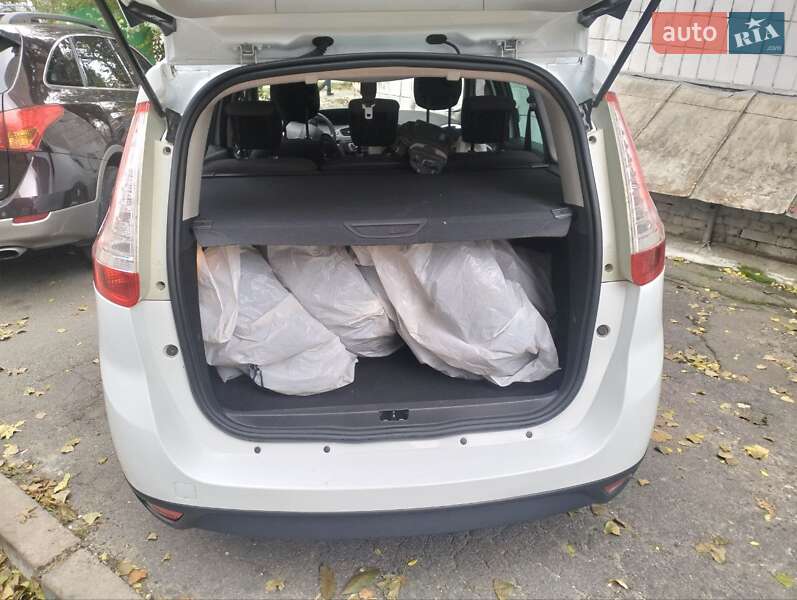 Мінівен Renault Grand Scenic 2015 в Києві фото 12 Мінівен Renault Grand Scenic 2015 в Києві