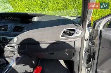 Минивэн Renault Grand Scenic 2015 в 