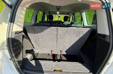 Минивэн Renault Grand Scenic 2015 в 