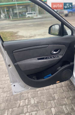 Минивэн Renault Grand Scenic 2010 в 