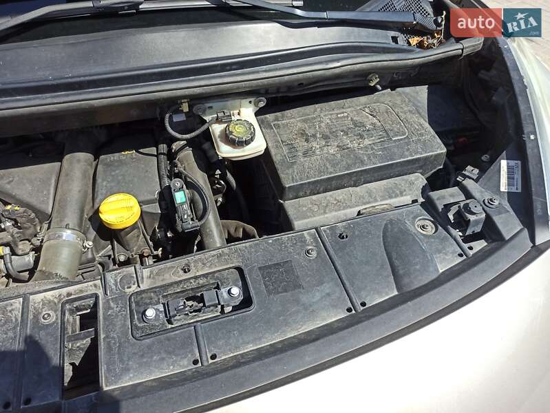 Минивэн Renault Grand Scenic 2012 в Шумске