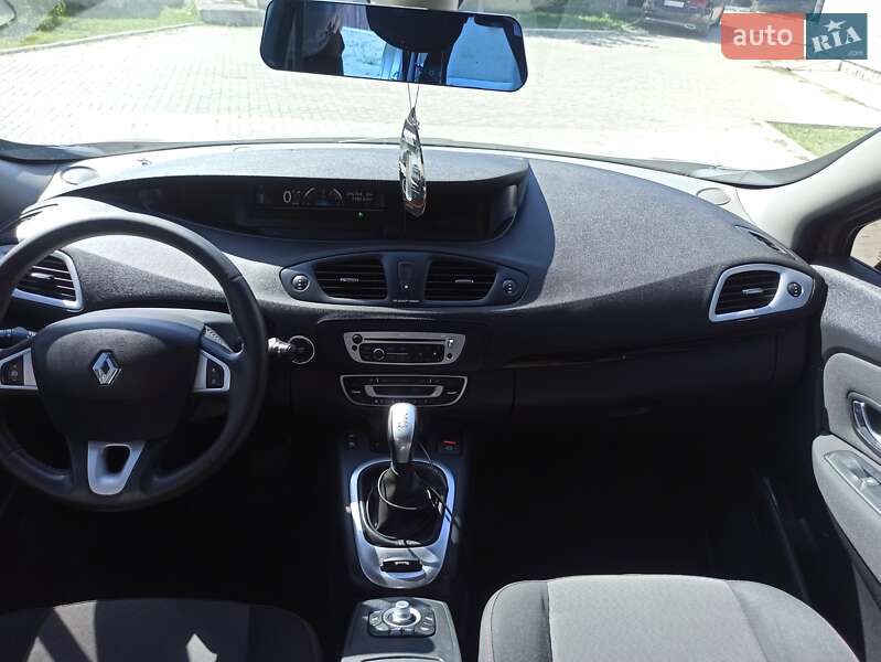 Минивэн Renault Grand Scenic 2012 в Шумске