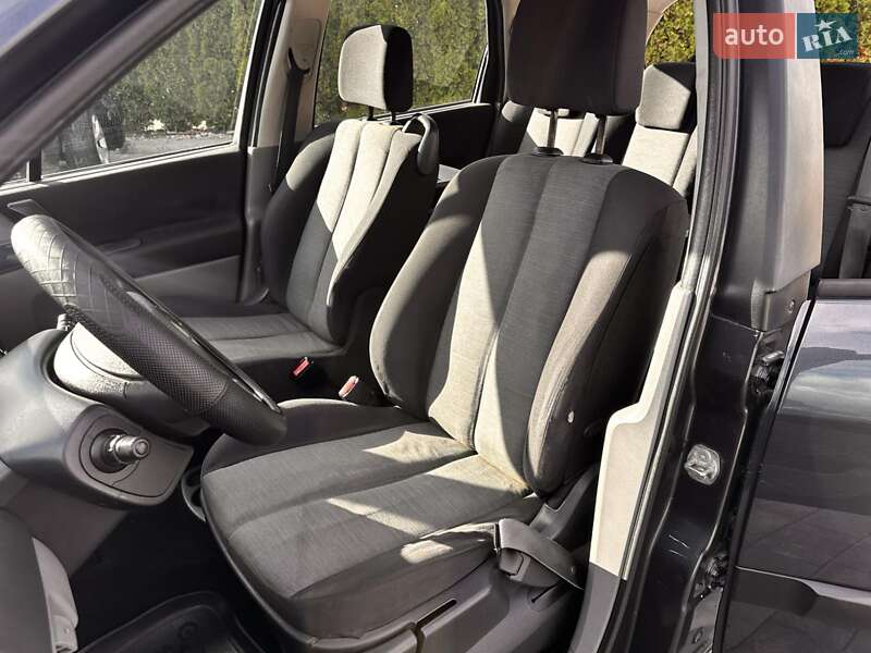 Минивэн Renault Grand Scenic 2004 в Луцке