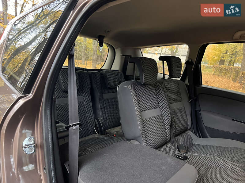 Минивэн Renault Grand Scenic 2011 в Черновцах фото 26 Минивэн Renault Grand Scenic 2011 в Черновцах