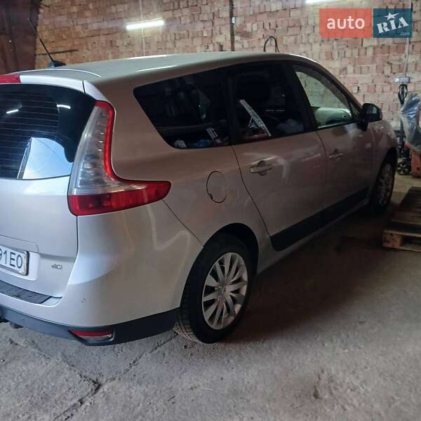 Минивэн Renault Grand Scenic 2010 в Черновцах