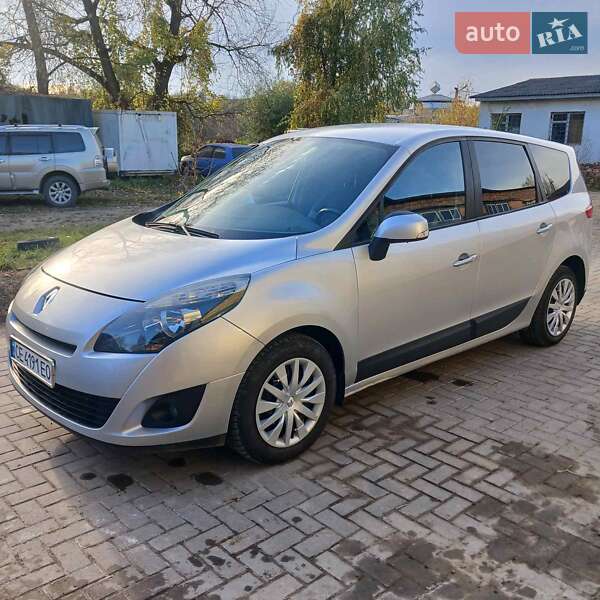 Минивэн Renault Grand Scenic 2010 в Черновцах
