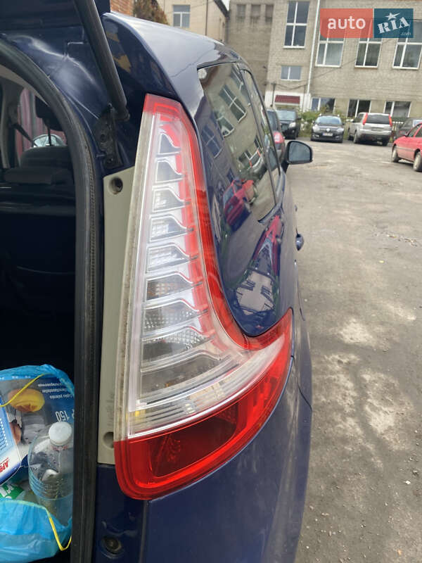 Минивэн Renault Grand Scenic 2012 в Староконстантинове