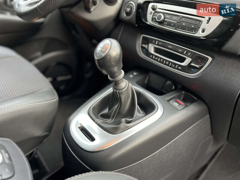 Минивэн Renault Grand Scenic 2014 в Дубно фото 59 Минивэн Renault Grand Scenic 2014 в Дубно