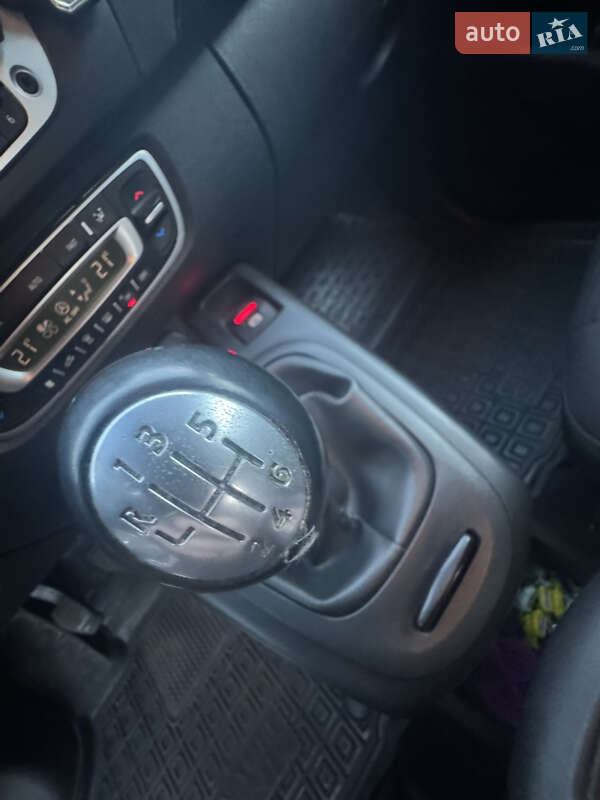 Мінівен Renault Grand Scenic 2013 в Івано-Франківську