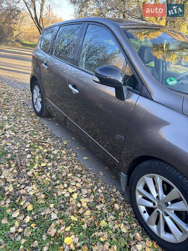 Минивэн Renault Grand Scenic 2011 в Кривом Роге фото 3 Минивэн Renault Grand Scenic 2011 в Кривом Роге