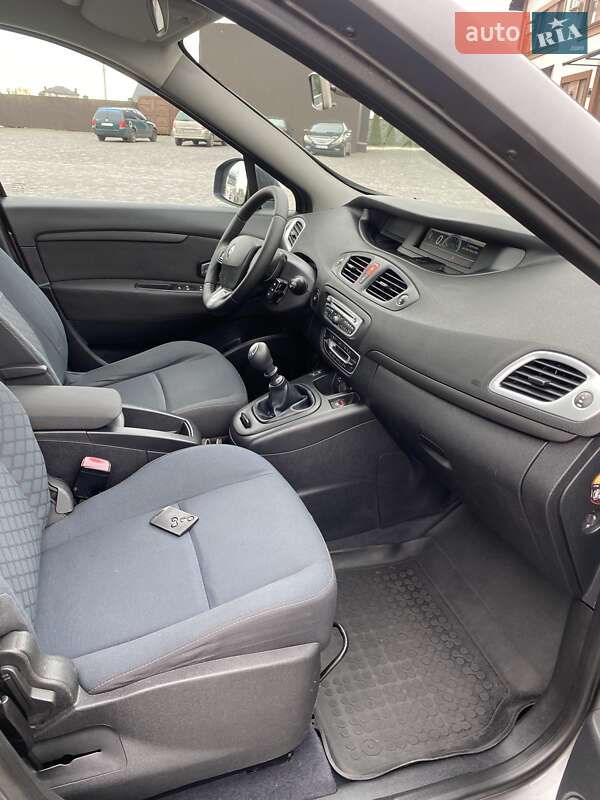 Мінівен Renault Grand Scenic 2009 в Рівному фото 23 Мінівен Renault Grand Scenic 2009 в Рівному