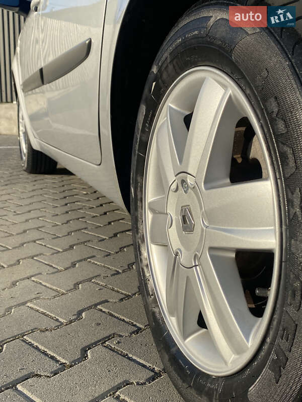 Мінівен Renault Grand Scenic 2004 в Тернополі фото 4 Мінівен Renault Grand Scenic 2004 в Тернополі