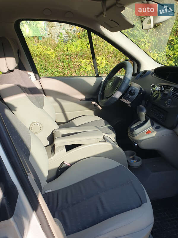 Минивэн Renault Grand Scenic 2006 в Кутах фото 6 Минивэн Renault Grand Scenic 2006 в Кутах