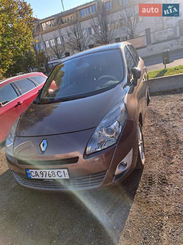 Минивэн Renault Grand Scenic 2009 в Ватутино