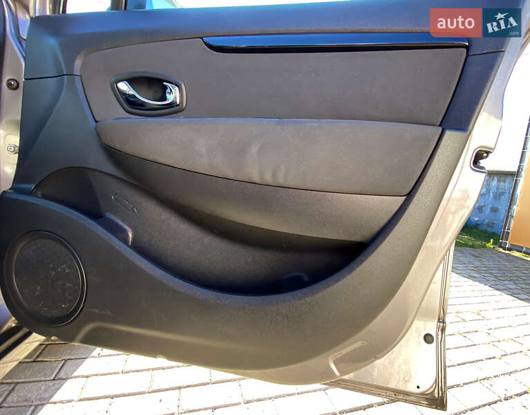 Минивэн Renault Grand Scenic 2013 в Ровно