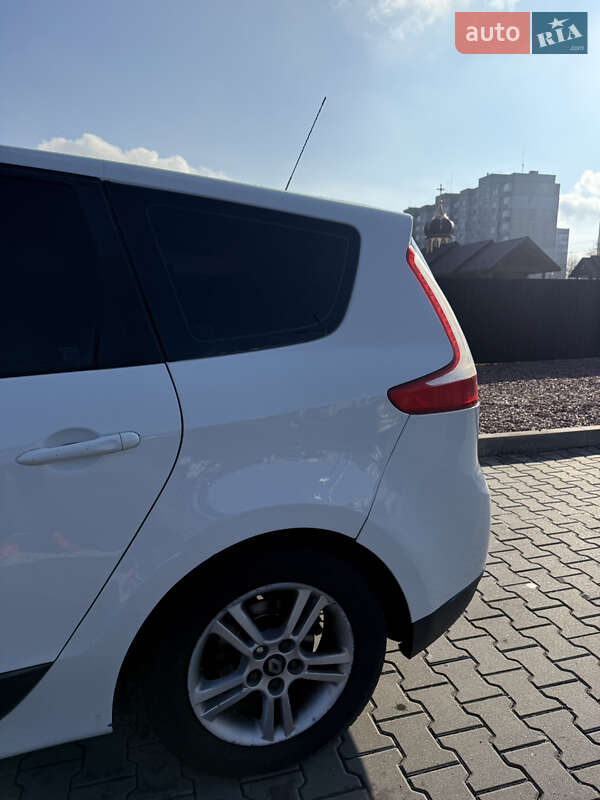 Мінівен Renault Grand Scenic 2011 в Хмельницькому фото 2 Мінівен Renault Grand Scenic 2011 в Хмельницькому