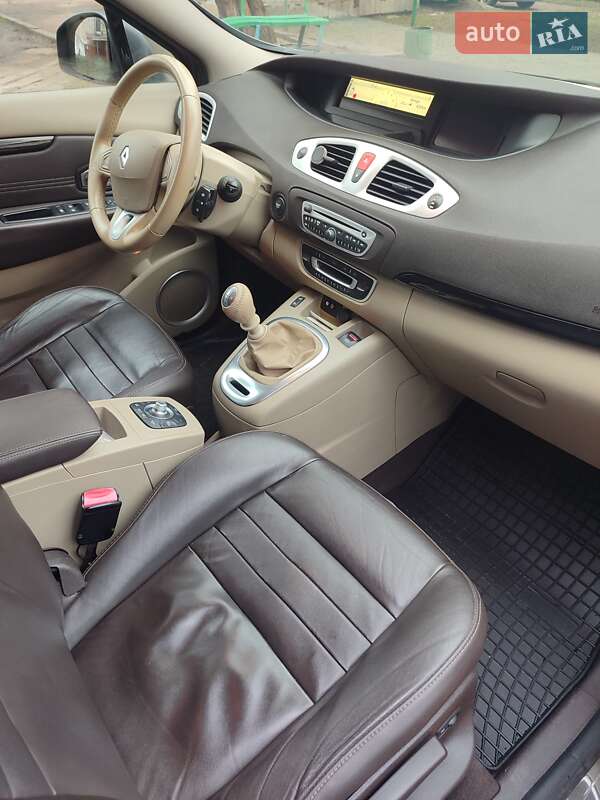 Минивэн Renault Grand Scenic 2010 в Киеве