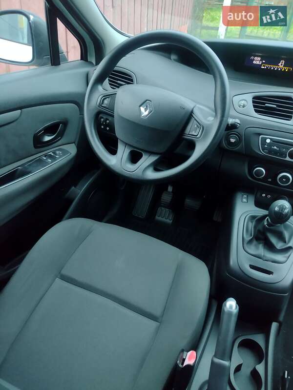 Минивэн Renault Grand Scenic 2009 в Тернополе фото 25 Минивэн Renault Grand Scenic 2009 в Тернополе