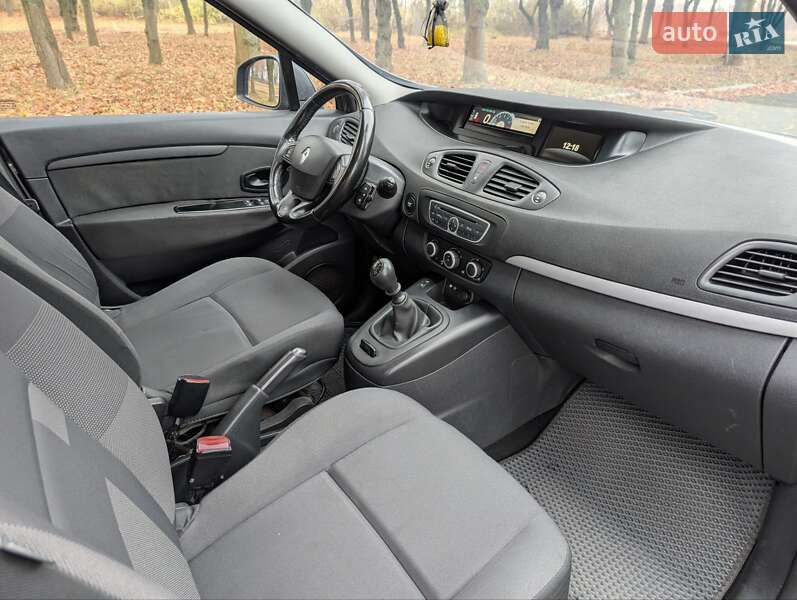 Минивэн Renault Grand Scenic 2011 в Владимире фото 20 Минивэн Renault Grand Scenic 2011 в Владимире