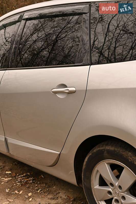 Минивэн Renault Grand Scenic 2011 в Мукачево