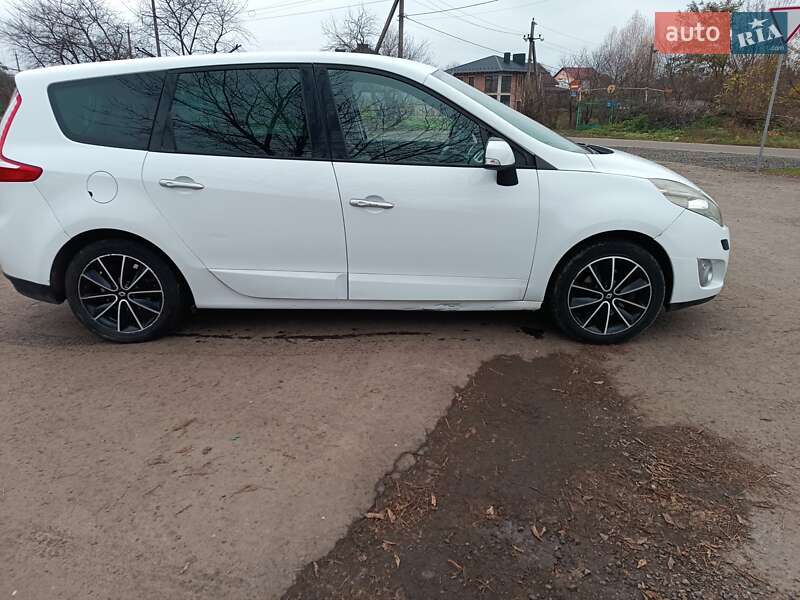 Минивэн Renault Grand Scenic 2010 в Луцке фото 5 Минивэн Renault Grand Scenic 2010 в Луцке