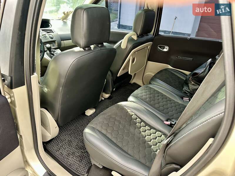 Минивэн Renault Grand Scenic 2006 в Дубно