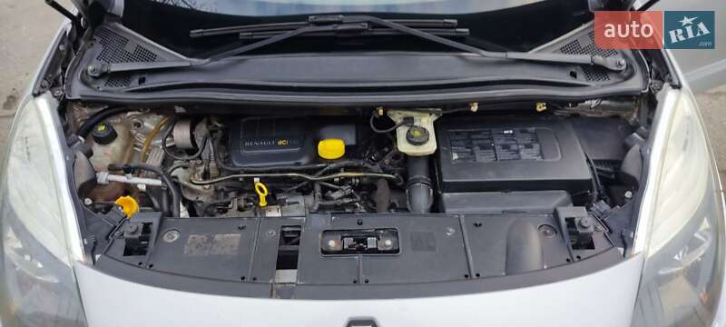 Минивэн Renault Grand Scenic 2011 в Лозовой