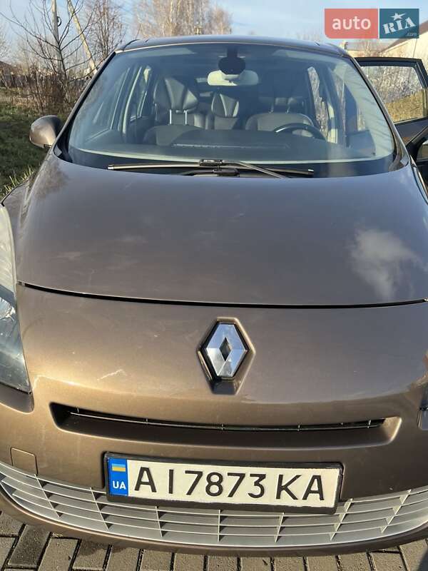 Минивэн Renault Grand Scenic 2011 в Староконстантинове