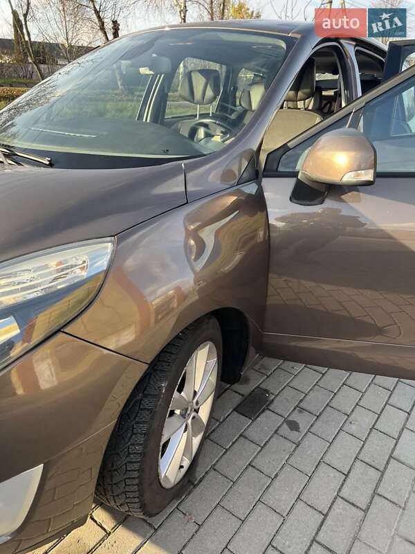 Минивэн Renault Grand Scenic 2011 в Староконстантинове