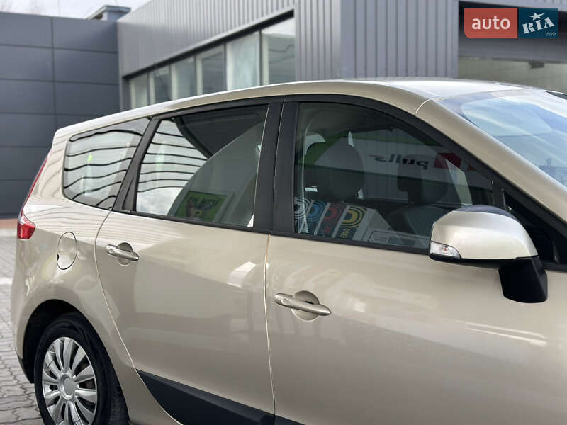 Минивэн Renault Grand Scenic 2010 в Дрогобыче