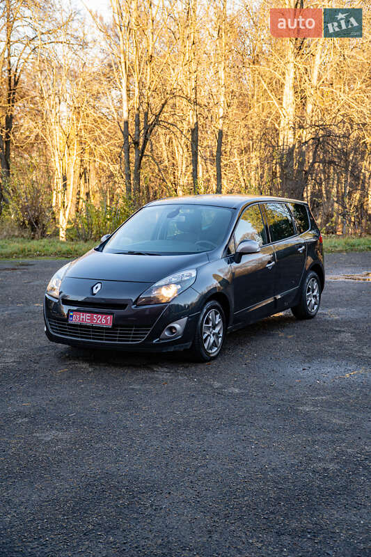 Renault Grand Scenic 2011