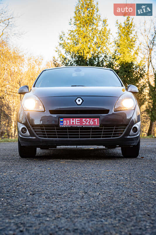 Минивэн Renault Grand Scenic 2011 в Бурштыне