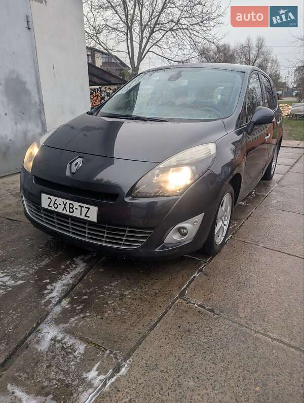Минивэн Renault Grand Scenic 2011 в Ровно