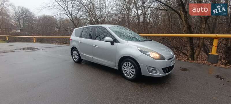 Минивэн Renault Grand Scenic 2011 в Киеве