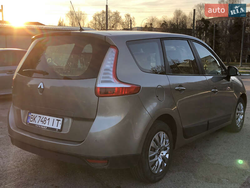 Минивэн Renault Grand Scenic 2012 в Ровно