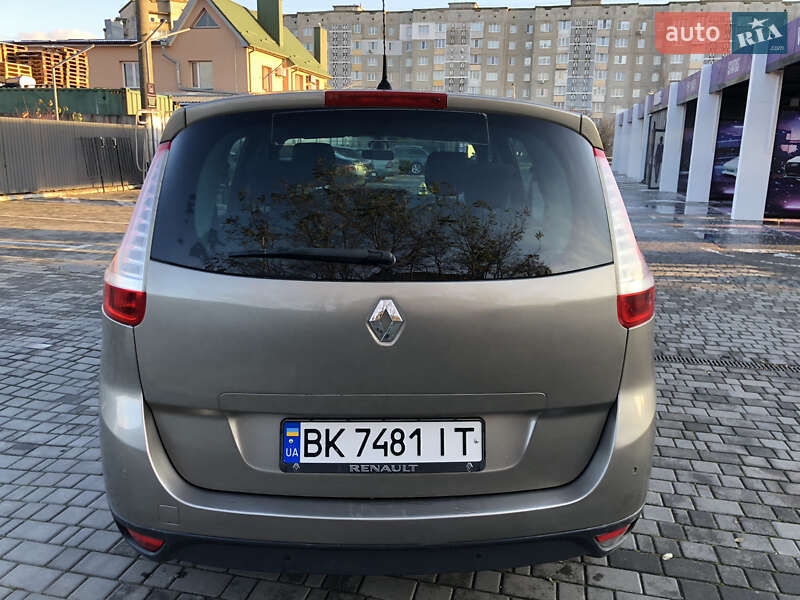Минивэн Renault Grand Scenic 2012 в Ровно