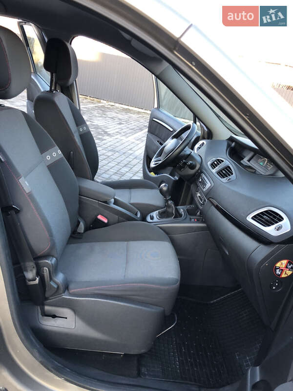 Минивэн Renault Grand Scenic 2012 в Ровно