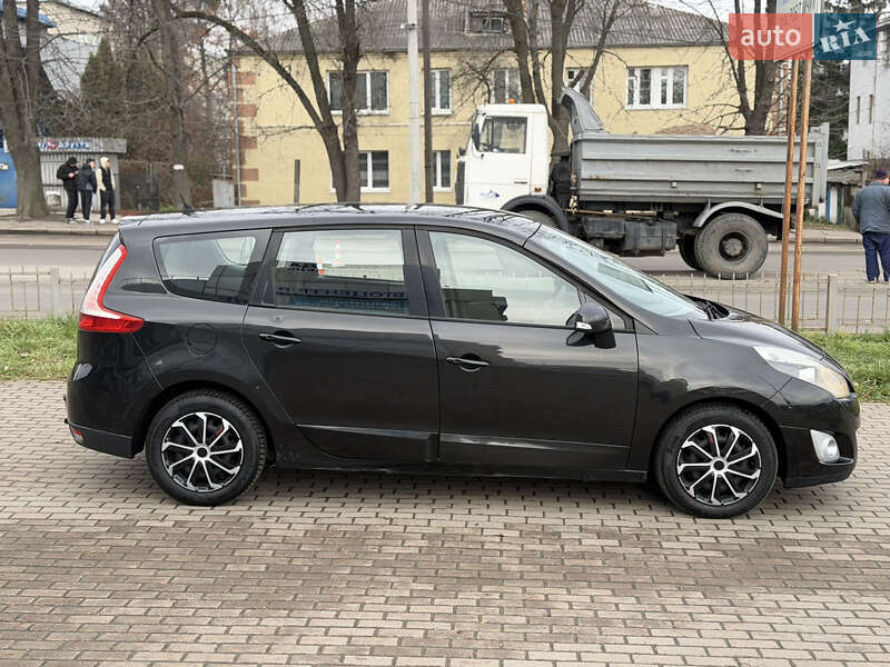 Минивэн Renault Grand Scenic 2010 в Ровно