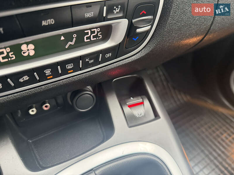 Минивэн Renault Grand Scenic 2010 в Ровно фото 32 Минивэн Renault Grand Scenic 2010 в Ровно