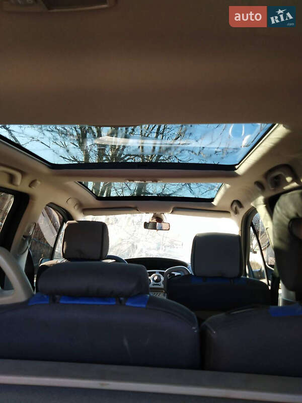 Мінівен Renault Grand Scenic 2006 в Турбовом фото Мінівен Renault Grand Scenic 2006 в Турбовом