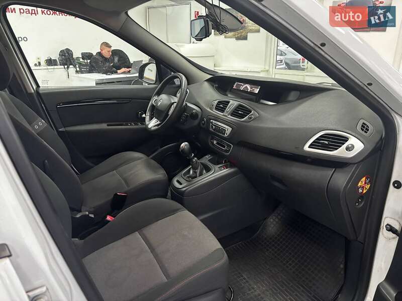 Мінівен Renault Grand Scenic 2012 в Києві фото 37 Мінівен Renault Grand Scenic 2012 в Києві
