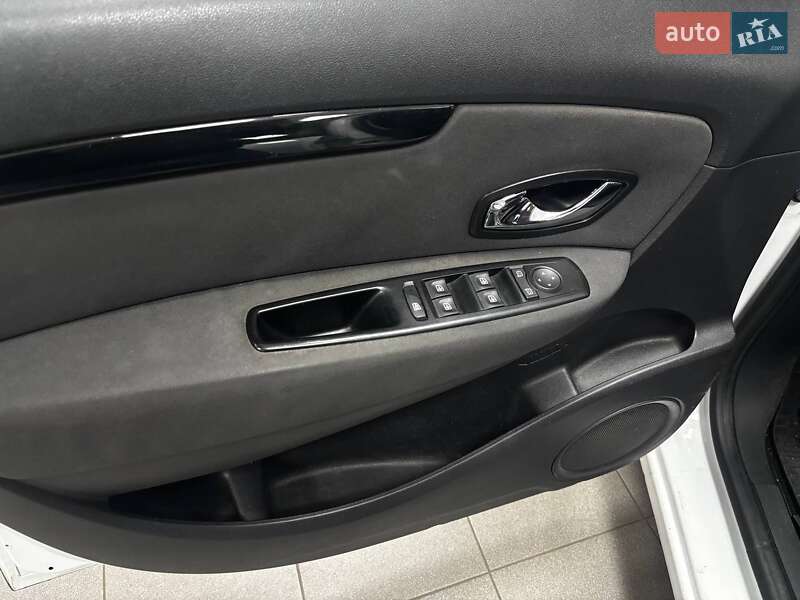 Мінівен Renault Grand Scenic 2012 в Києві фото 19 Мінівен Renault Grand Scenic 2012 в Києві