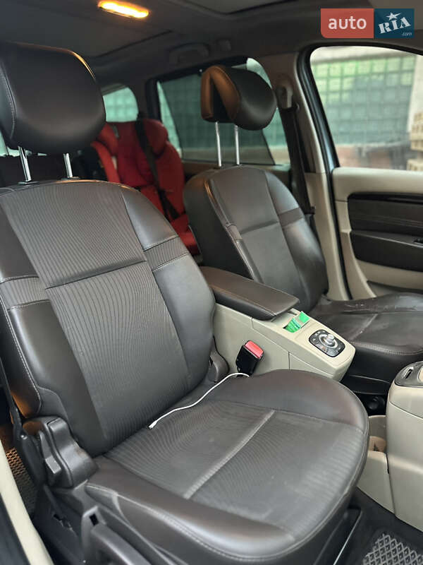 Минивэн Renault Grand Scenic 2011 в Киеве