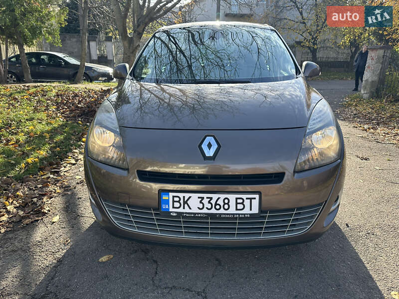 Renault Grand Scenic 2011 Renault Grand Scenic 2011