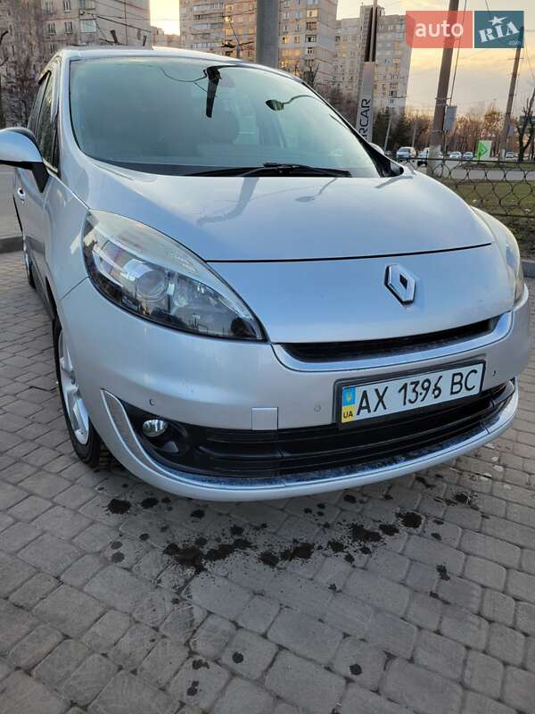 Renault Grand Scenic 2012