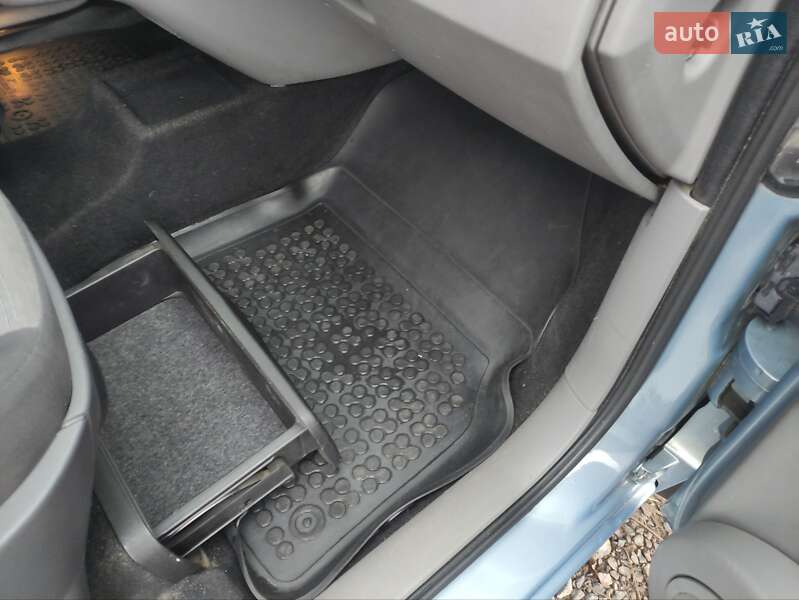 Мінівен Renault Grand Scenic 2006 в Львові фото 31 Мінівен Renault Grand Scenic 2006 в Львові